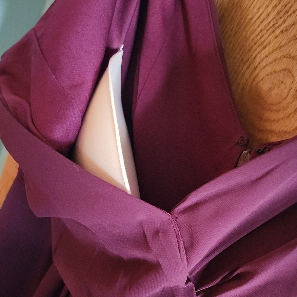 Elegant Burgundy Maxi Dress - Picture 6 of 7